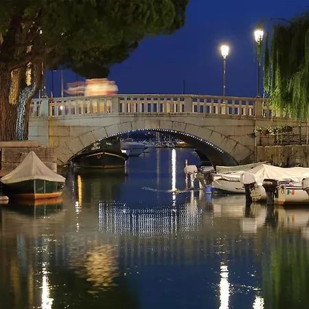 Garda Ibiscus Di Francia Desenzano del Garda